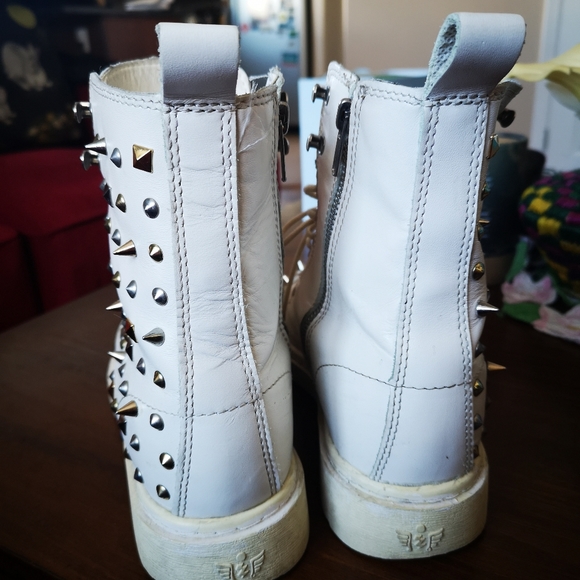 White studded Combat boots - Picture 3 of 6